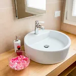 Charme E Chic Apartment *