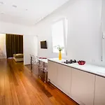 Charme E Chic Apartment *