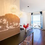 Charme E Chic Apartment *