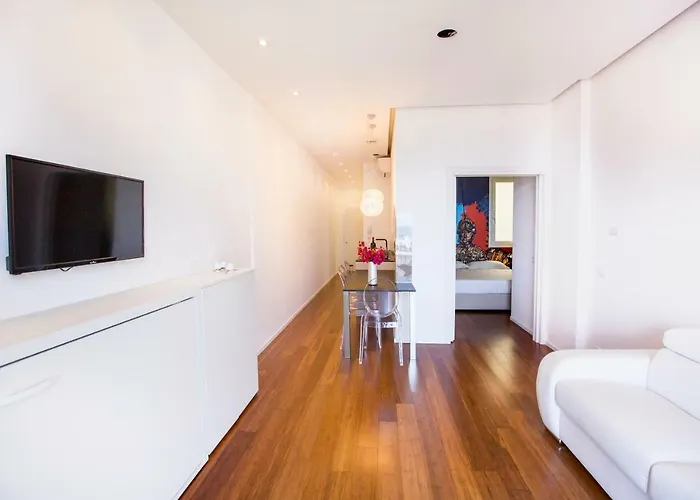 Charme E Chic تْشيفالو