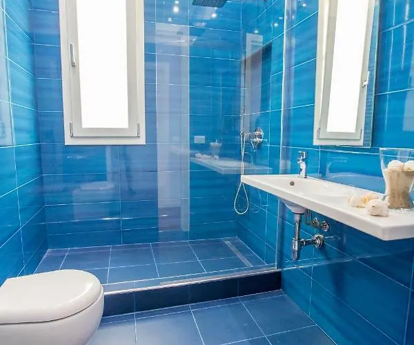 Charme E Chic تْشيفالو